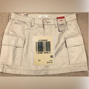 NEW..WOMEN SIZE 30” WAIST LEVI’s ‘94 CARGO MINI SKIRT (KHAKI BEIGE)